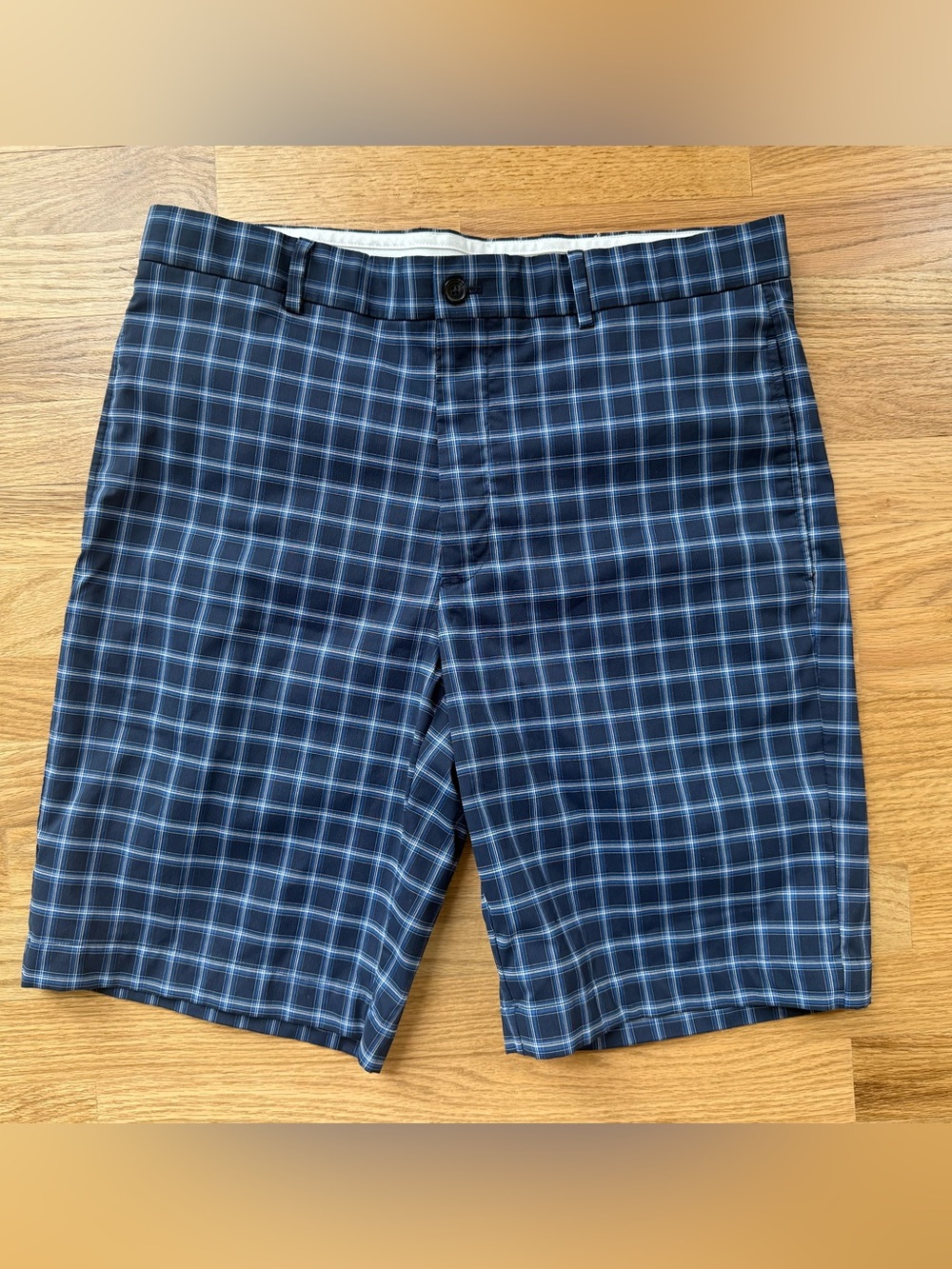 GREG NORMAN Golf Shorts Mens 34 Navy Blue Plaid ProTek Performance
